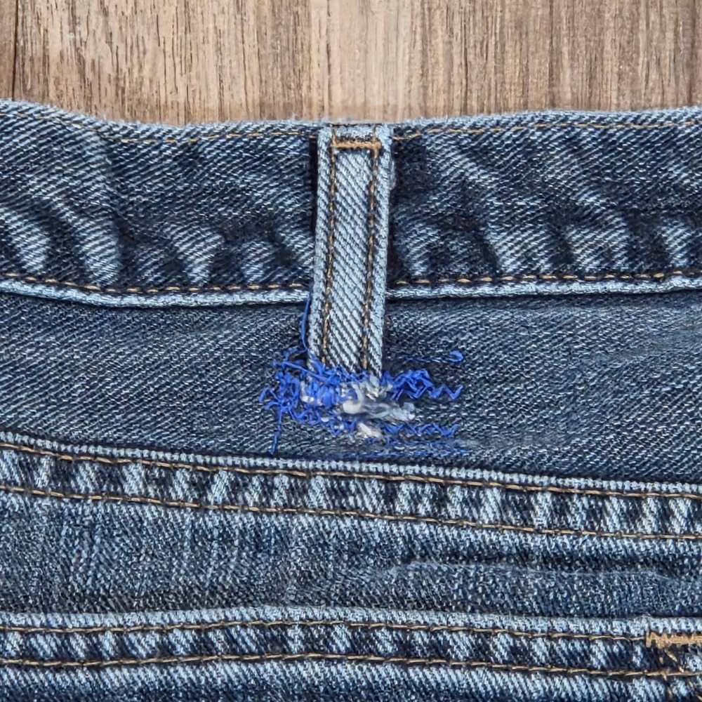 Eddie Bauer Mens Straight Leg Jeans Blue Denim 40x32 (Actual 39x28) Medium Wash - Picture 4 of 12